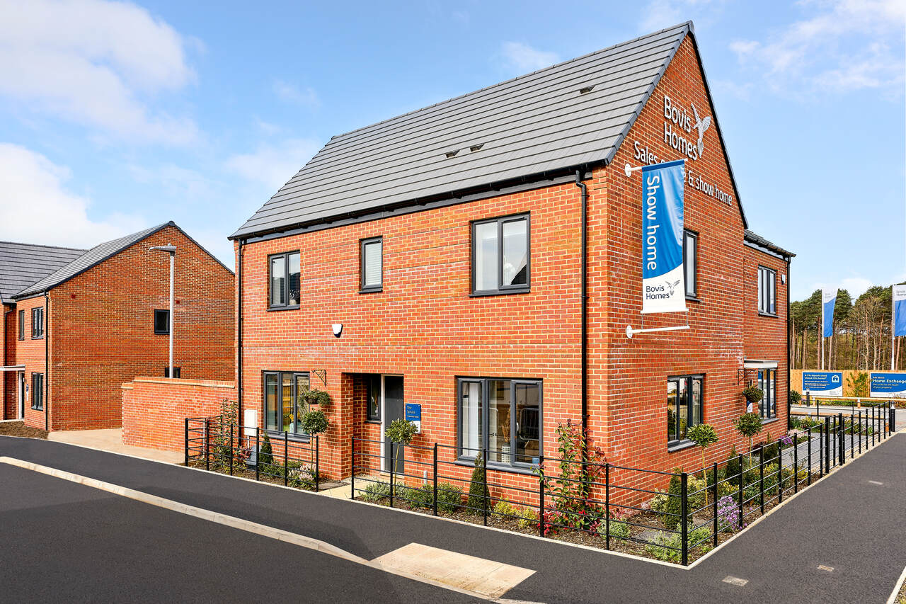 Buckler's Park New Homes in Crowthorne for Sale, New Builds Near Wokingham Bovis Homes